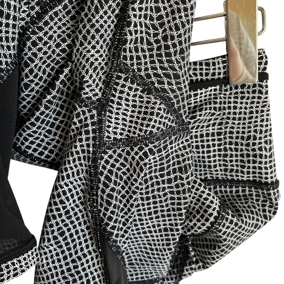 Lululemon Outrun Tight Size 4 Fall Net White Black / Black - Picture 11 of 14